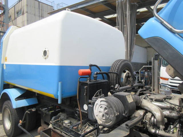 UDトラックスコンドルパッカー車（塵芥車）中型（4t）[写真27]