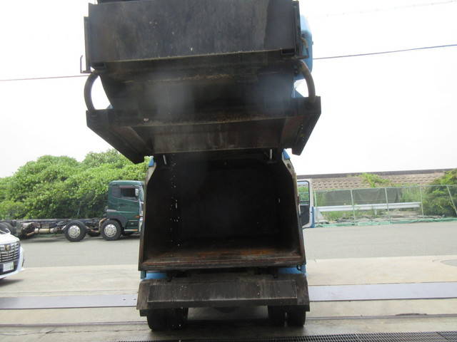 UDトラックスコンドルパッカー車（塵芥車）中型（4t）[写真09]