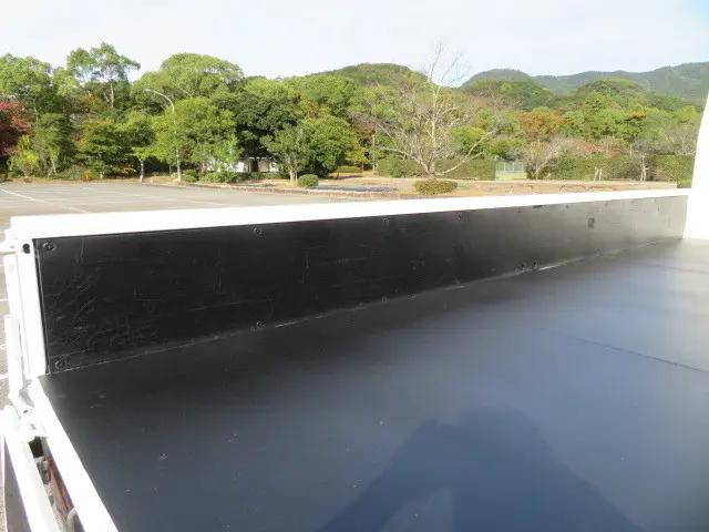 トヨタダイナ平ボディ小型（2t・3t）[写真24]