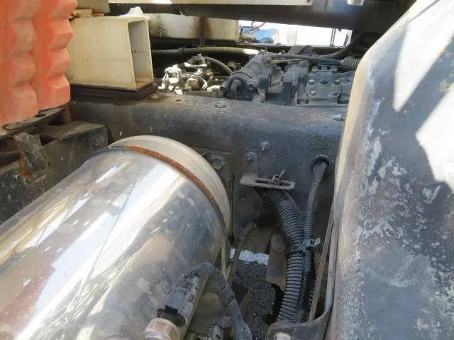 いすゞギガミキサー車（コンクリートミキサー）大型（10t）[写真36]