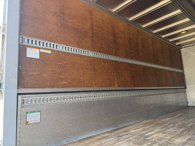 いすゞフォワードアルミウイング中型（4t）[写真10]