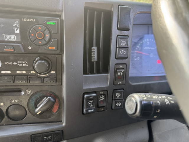 いすゞフォワードアルミウイング中型（4t）[写真18]