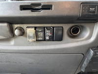 いすゞフォワードアルミウイング中型（4t）[写真20]