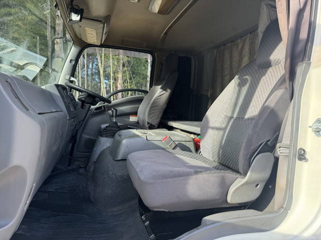 いすゞフォワードアルミウイング中型（4t）[写真23]