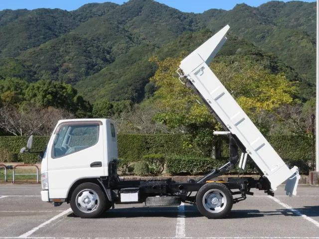 三菱ふそうキャンターダンプ小型（2t・3t）[写真09]
