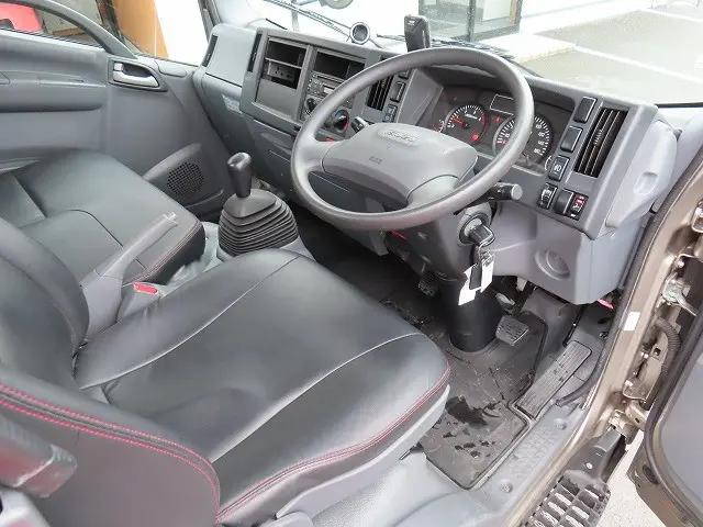 いすゞエルフ平ボディ小型（2t・3t）[写真10]