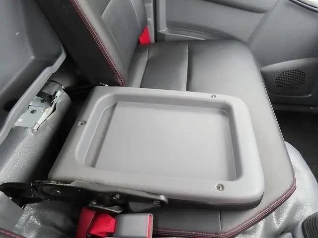 いすゞエルフ平ボディ小型（2t・3t）[写真12]