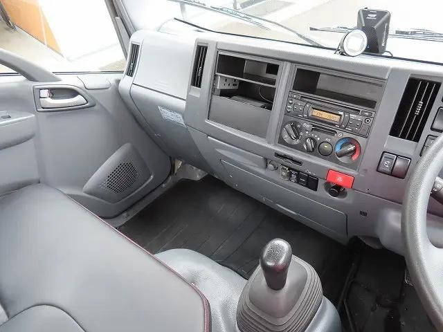 いすゞエルフ平ボディ小型（2t・3t）[写真15]