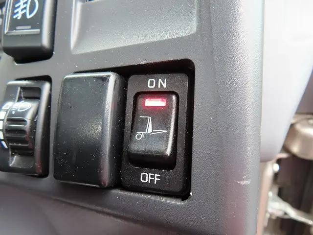 いすゞエルフ平ボディ小型（2t・3t）[写真16]