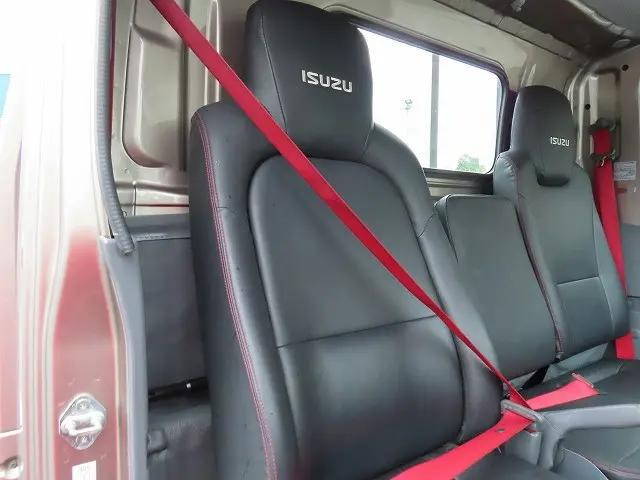 いすゞエルフ平ボディ小型（2t・3t）[写真19]