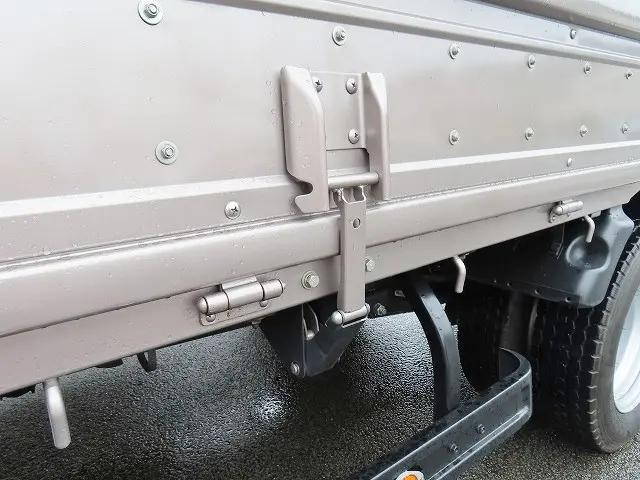 いすゞエルフ平ボディ小型（2t・3t）[写真26]