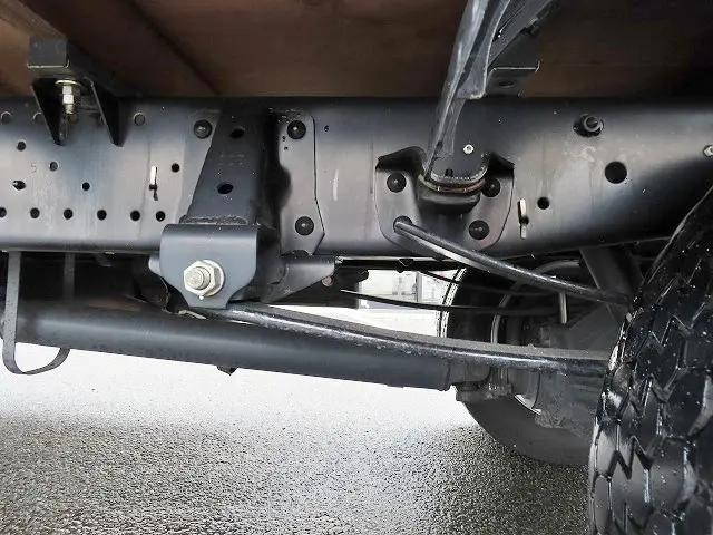 いすゞエルフ平ボディ小型（2t・3t）[写真38]