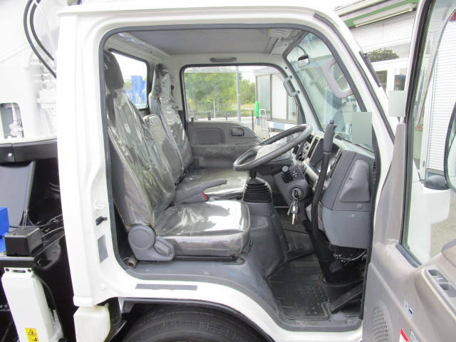 いすゞエルフ高所作業車小型（2t・3t）[写真16]