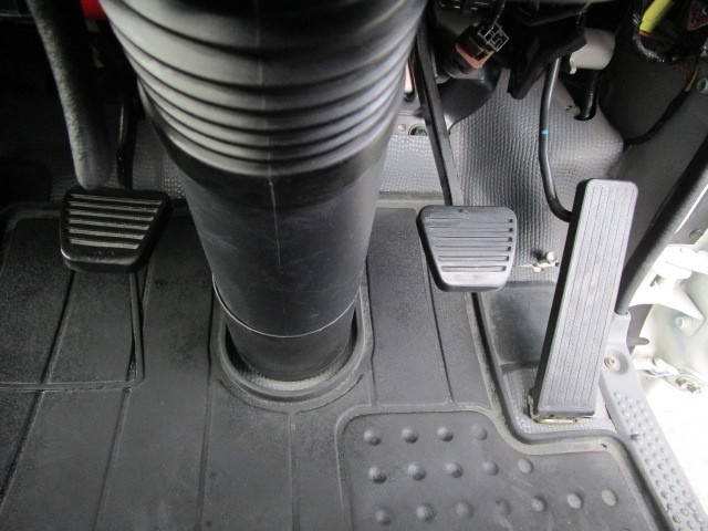 いすゞエルフ高所作業車小型（2t・3t）[写真20]