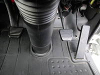 いすゞエルフ高所作業車小型（2t・3t）[写真21]