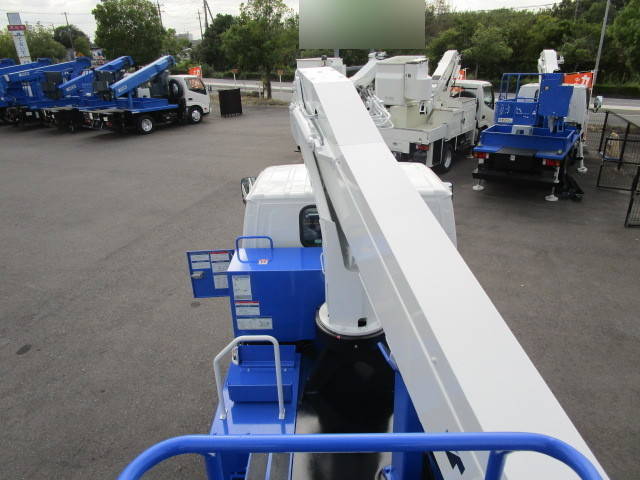 いすゞエルフ高所作業車小型（2t・3t）[写真27]