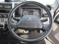 三菱ふそうキャンター平ボディ小型（2t・3t）[写真05]