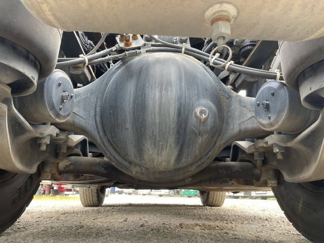 UDトラックスクオントレーラーヘッド（トラクターヘッド）大型（10t）[写真13]