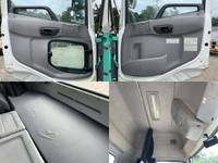 UDトラックスクオントレーラーヘッド（トラクターヘッド）大型（10t）[写真16]