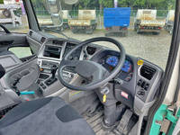 UDトラックスクオントレーラーヘッド（トラクターヘッド）大型（10t）[写真18]