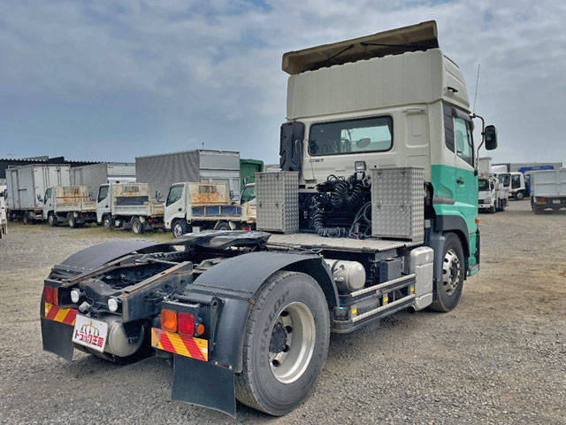 UDトラックスクオントレーラーヘッド（トラクターヘッド）大型（10t）[写真02]