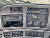 UDトラックスクオントレーラーヘッド（トラクターヘッド）大型（10t）[写真21]