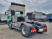 UDトラックスクオントレーラーヘッド（トラクターヘッド）大型（10t）[写真04]