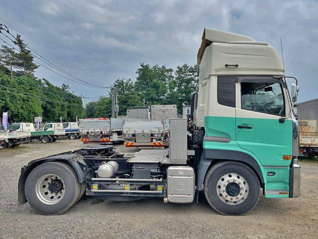 UDトラックスクオントレーラーヘッド（トラクターヘッド）大型（10t）[写真05]