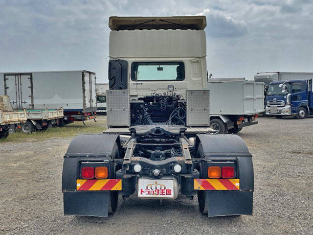 UDトラックスクオントレーラーヘッド（トラクターヘッド）大型（10t）[写真08]
