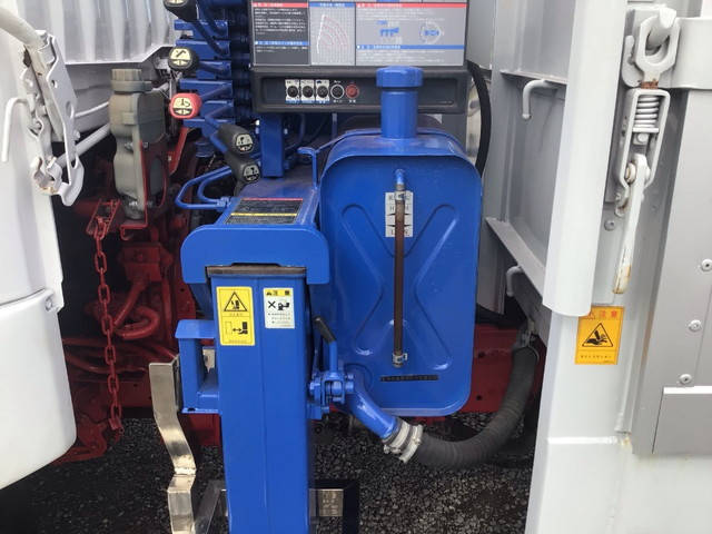 三菱ふそうファイタークレーン4段増トン（6t・8t）[写真16]