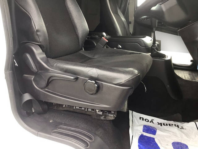 三菱ふそうファイタークレーン4段増トン（6t・8t）[写真33]