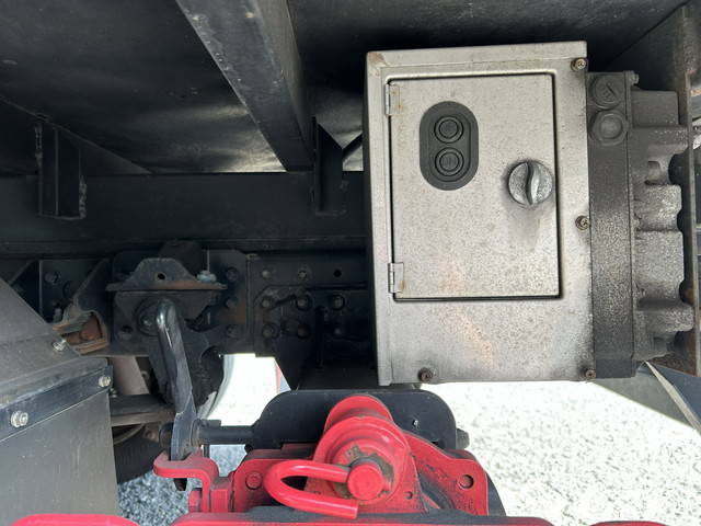 三菱ふそうキャンタークレーン6段小型（2t・3t）[写真17]