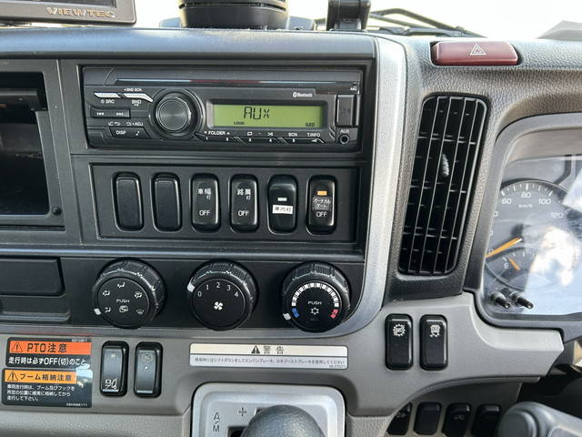 三菱ふそうキャンタークレーン6段小型（2t・3t）[写真38]