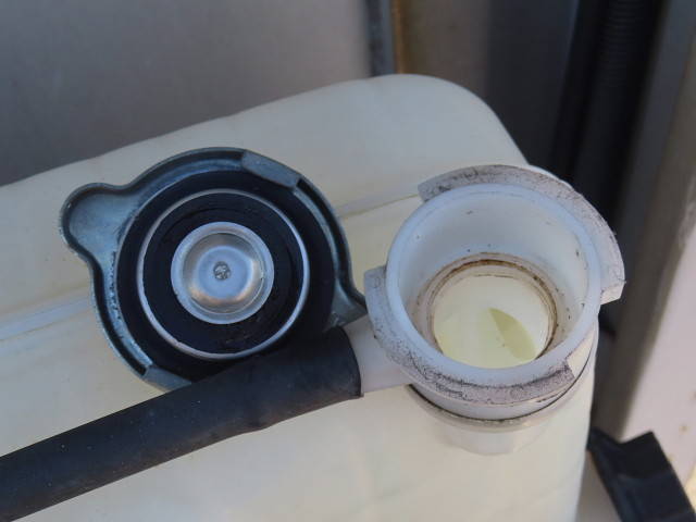 三菱ふそうスーパーグレートアルミウイング大型（10t）[写真17]