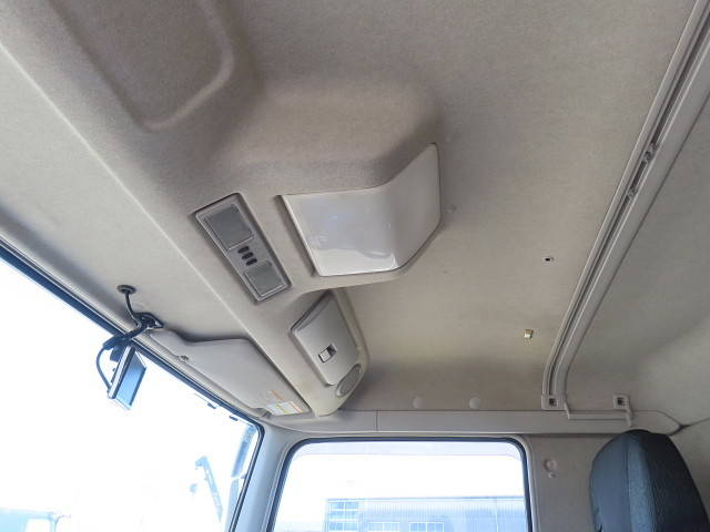 三菱ふそうスーパーグレートアルミウイング大型（10t）[写真21]