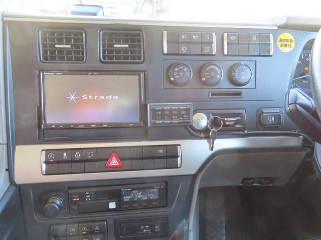 三菱ふそうスーパーグレートアルミウイング大型（10t）[写真22]