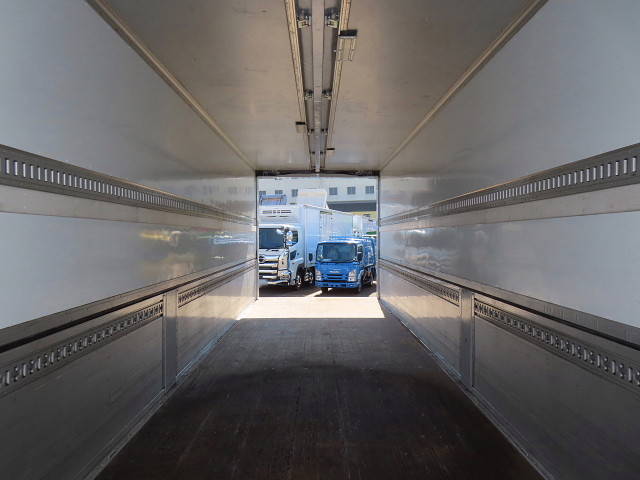 三菱ふそうスーパーグレートアルミウイング大型（10t）[写真29]