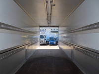 三菱ふそうスーパーグレートアルミウイング大型（10t）[写真30]