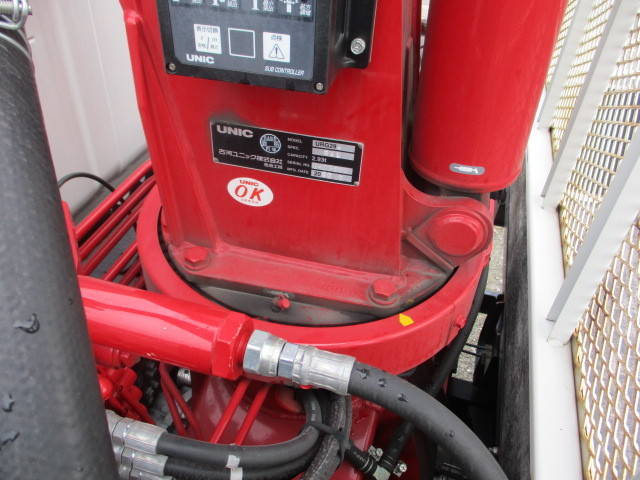 三菱ふそうキャンタークレーン4段小型（2t・3t）[写真10]