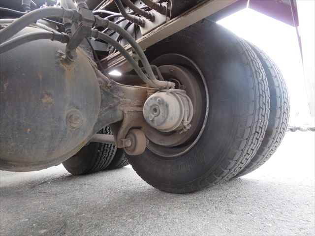 三菱ふそうスーパーグレートコンテナ専用車大型（10t）[写真13]