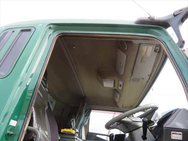 三菱ふそうスーパーグレートコンテナ専用車大型（10t）[写真22]