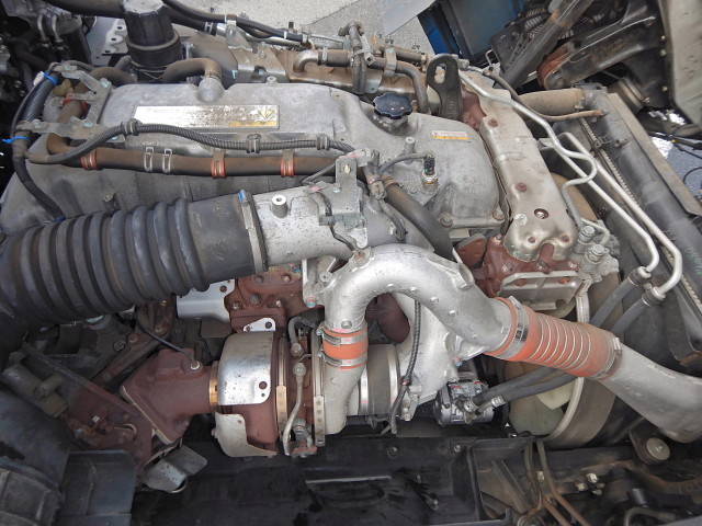 いすゞギガアルミウイング大型（10t）[写真15]