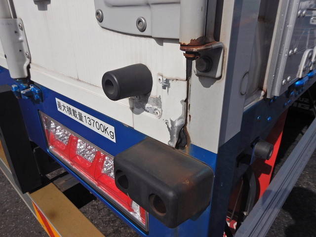 いすゞギガアルミウイング大型（10t）[写真30]