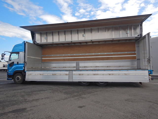 いすゞギガアルミウイング大型（10t）[写真32]