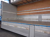 いすゞギガアルミウイング大型（10t）[写真34]