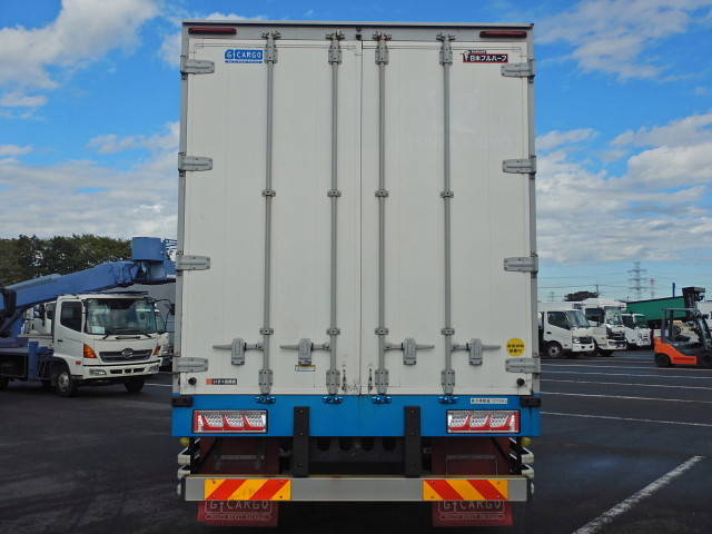 いすゞギガアルミウイング大型（10t）[写真05]