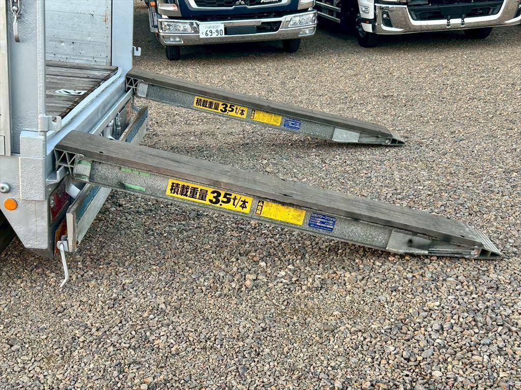 日野プロフィアセルフローダー大型（10t）[写真11]