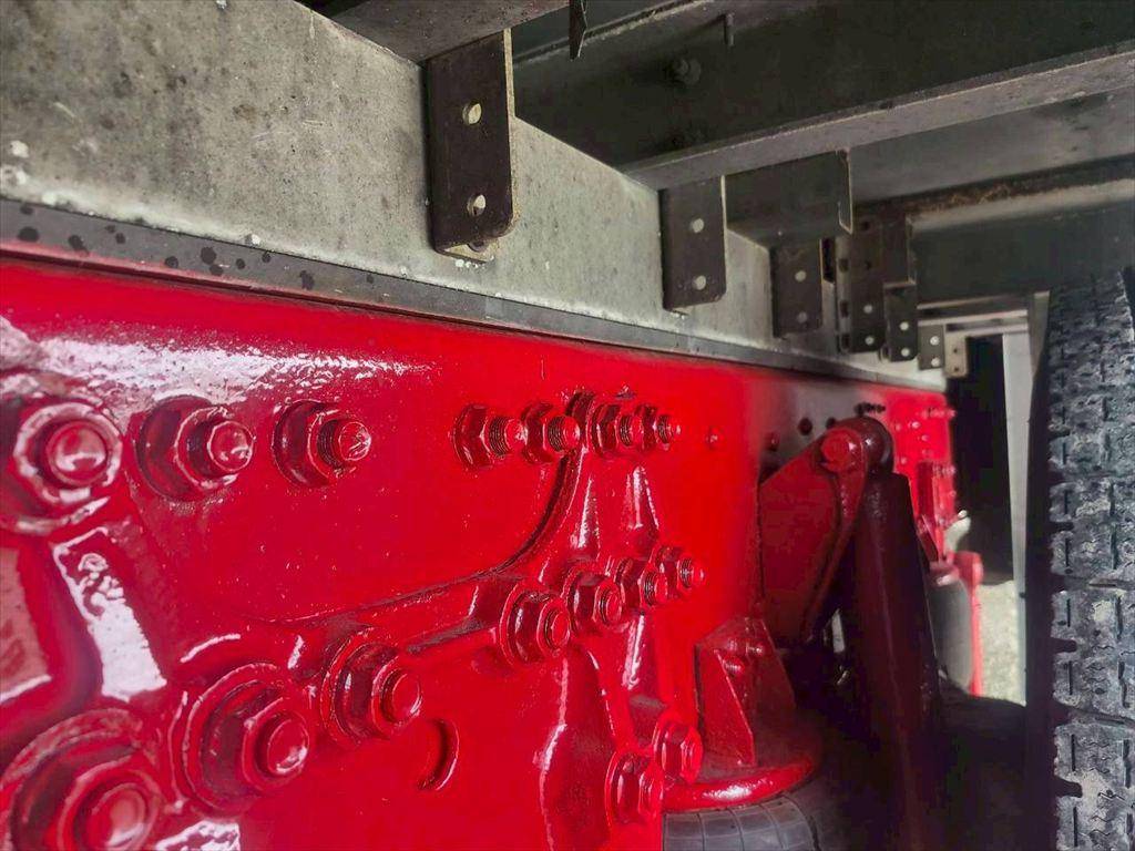 三菱ふそうスーパーグレート冷凍車（冷蔵車）大型（10t）[写真16]