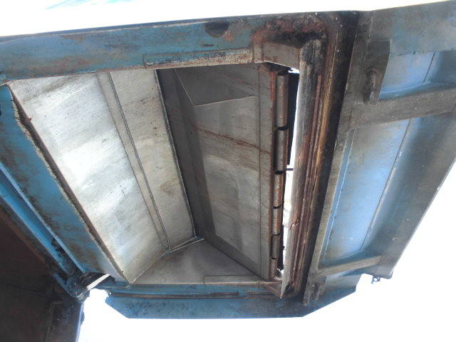 いすゞエルフパッカー車（塵芥車）小型（2t・3t）[写真07]