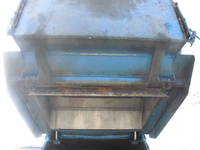 いすゞエルフパッカー車（塵芥車）小型（2t・3t）[写真09]